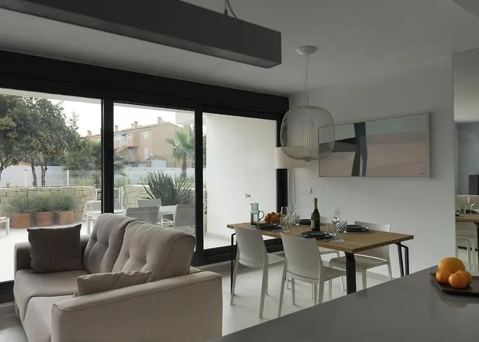 Prime Spanish Holidays - Marina Bay Apartment